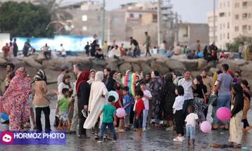 شادی کودکان در ساحل بندرعباس