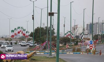 آذین‌بندی شهر بندرعباس در دهه فجر