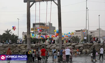 شادی کودکان در ساحل بندرعباس