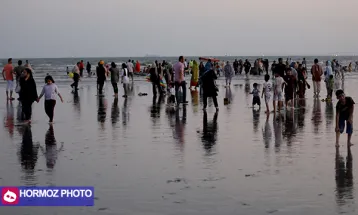 شادی کودکان در ساحل بندرعباس