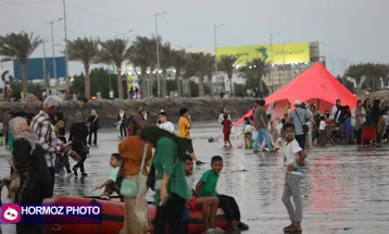 شادی کودکان در ساحل بندرعباس