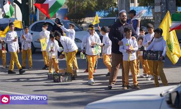 اهداء گل دهه نودی‌ها به یاد سردار دلها