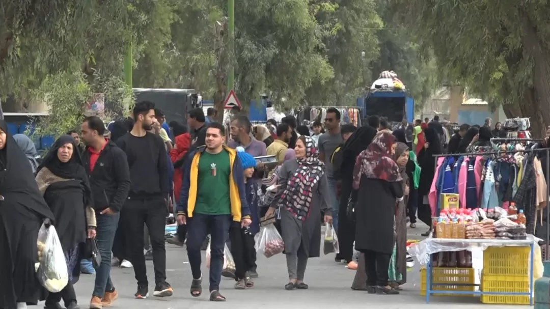 برای اولین‌بار پنجشنبه بازار در حاجی‌آباد برپا شد