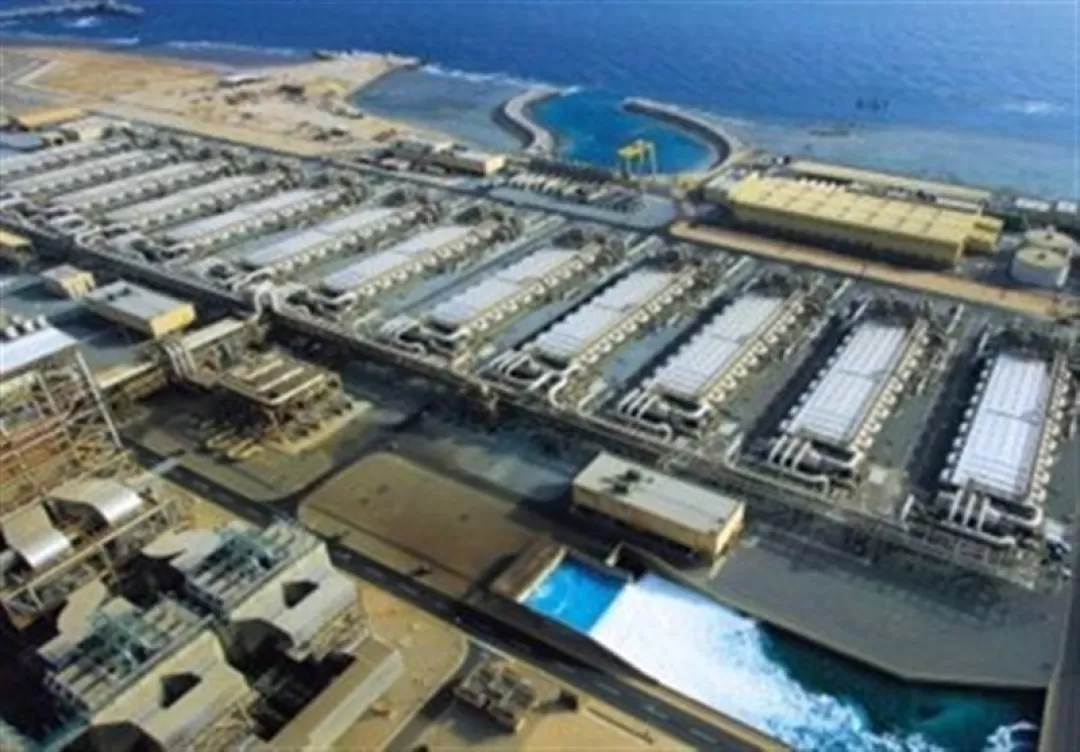 انتقال آب آبشیرینکن خلیجفارس به بندرخمیر آغاز میشود