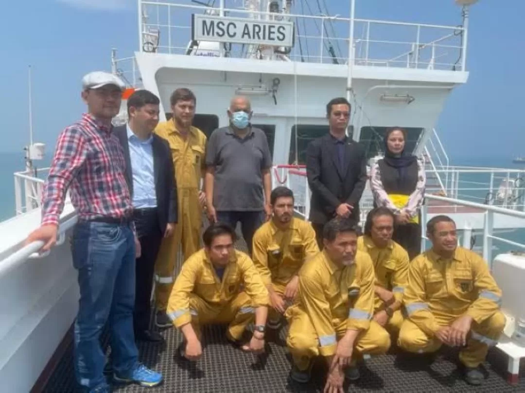 دیدار نمایندگان سفارتخانهها با خدمههای کشتی MCS Aries