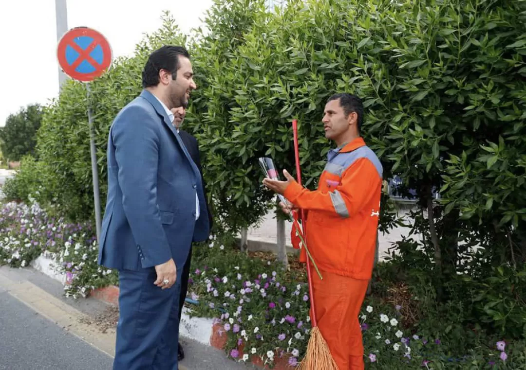دیدار چهرهبهچهره مسئولان با کارگران در کف خیابانها