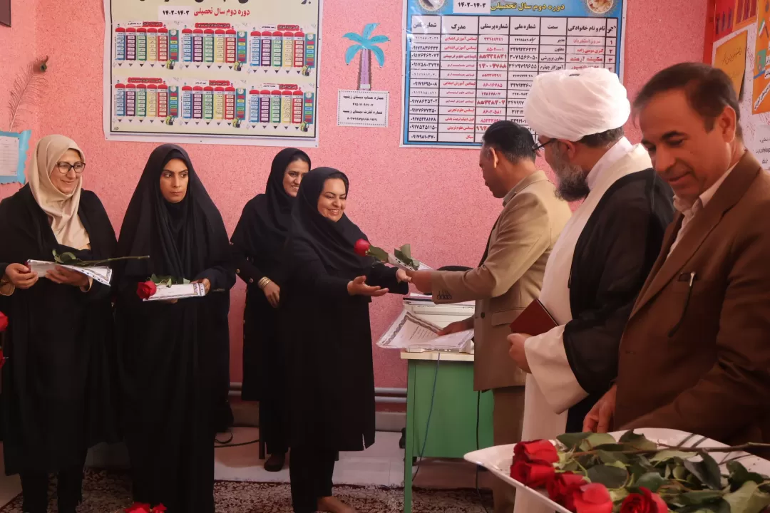 تجلیل از معلمان شهرستان حاجیآباد