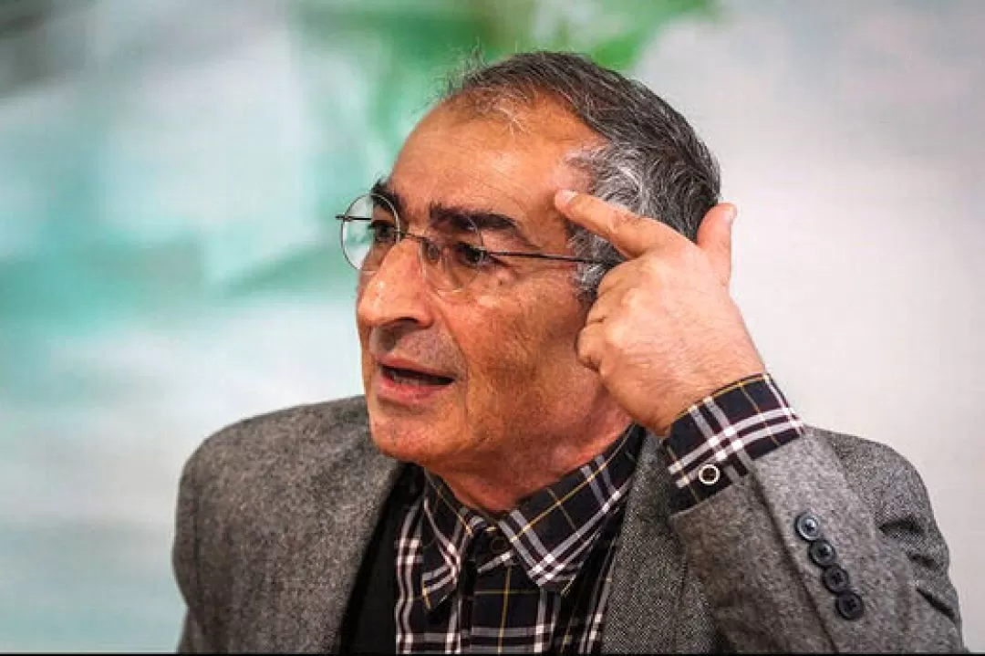 صادق زیباکلام راهی زندان شد