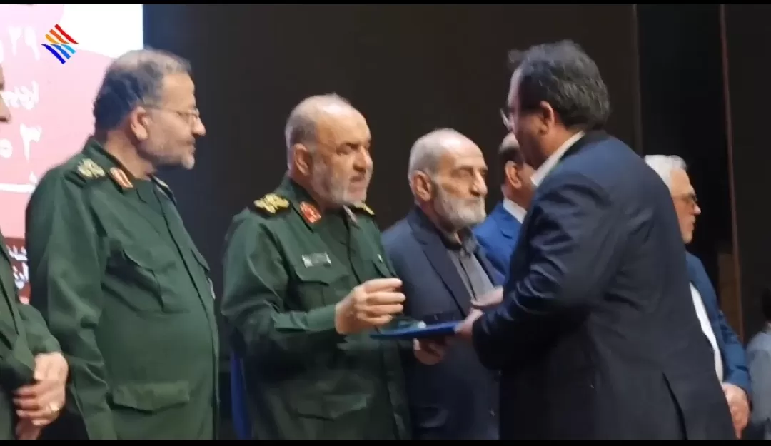مدیرعامل منطقه ویژه اقتصادی پارسیان تجلیل شد