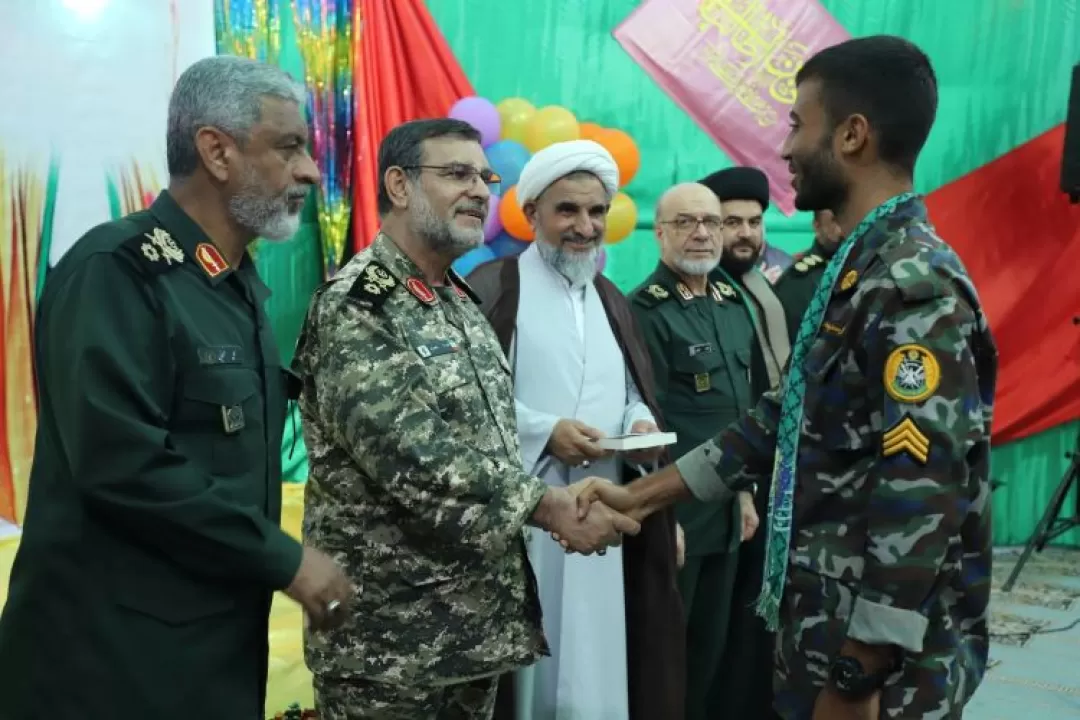عیدانه رهبر به دریادلان حاضر در جزایر نازعات