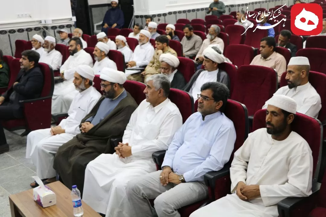 نشست صمیمی ائمهجمعه شیعه و سنی بندرخمیر
