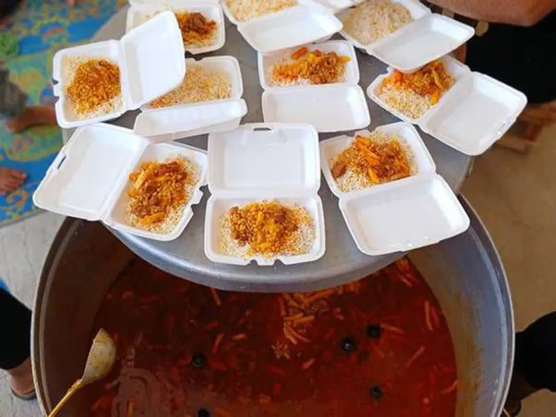 توزیع ۸۰۰ پرس غذای گرم بین نیازمندان بستک