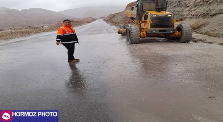 خدمت‌رسانی به مردم حاجی آباد