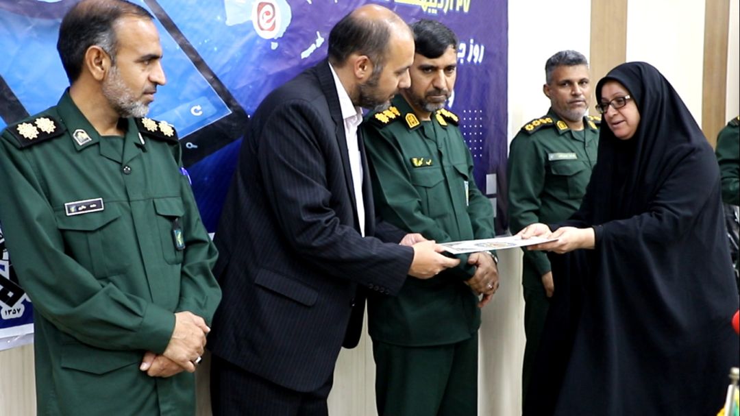 تجلیل از خبرنگار هرمز بهعنوان شهروندخبرنگار فعال