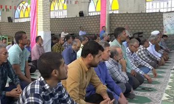 برپایی نماز عید قربان در مسجد جامع حاجی‌آباد