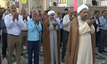 برپایی نماز عید قربان در مسجد جامع حاجی‌آباد