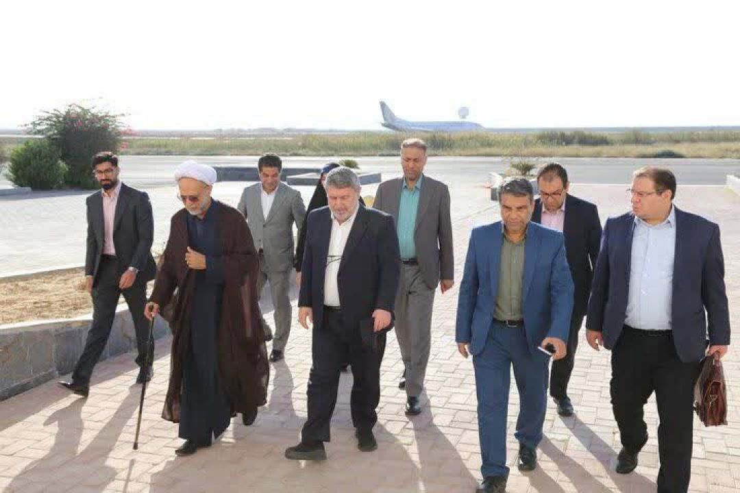 رئیس شورای اطلاعرسانی دولت وارد بندرعباس شد